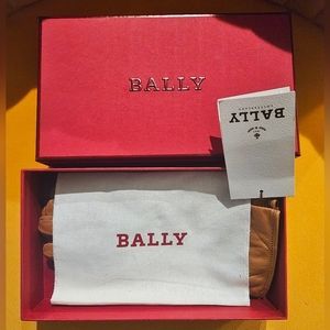 BALLY NWT lamb leather gloves